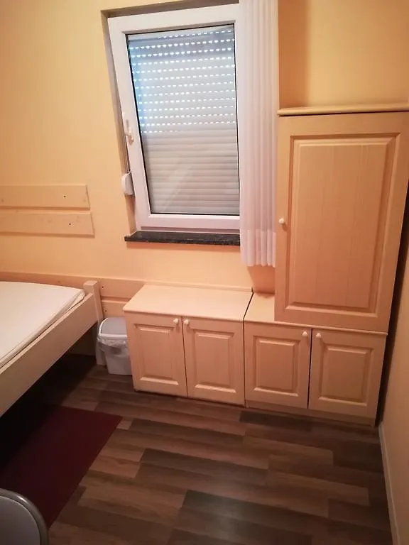 Vendégház Cinema House Single & Double Rooms & Studio Apartments Póla
