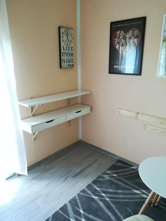 Vendégház Cinema House Single & Double Rooms & Studio Apartments Póla